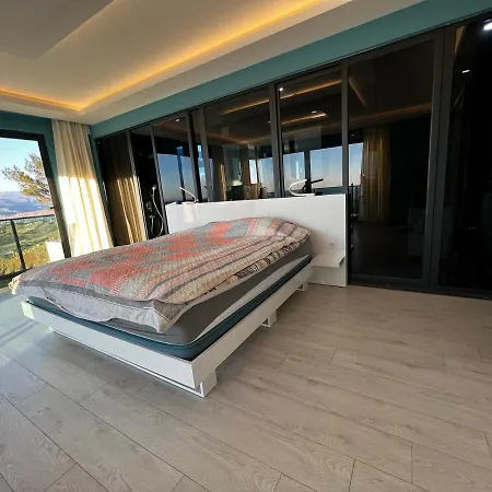 Solar Villa Koru *